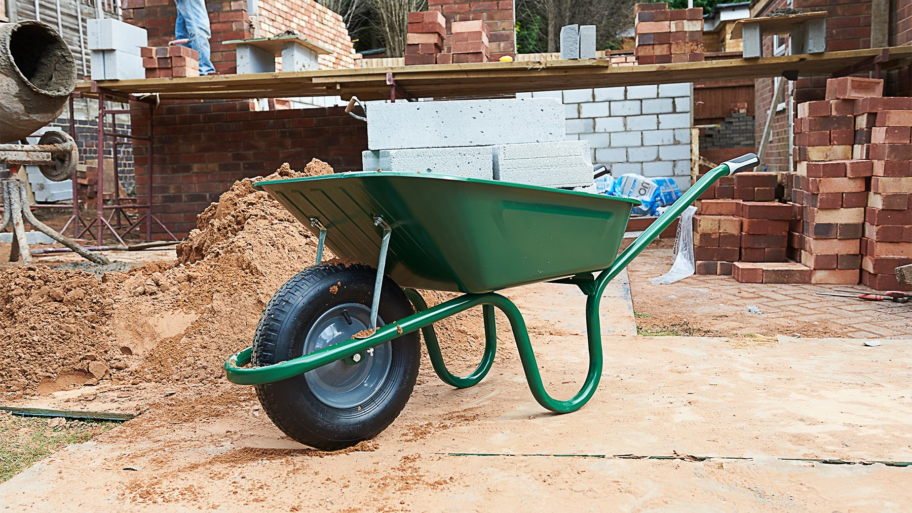 Top 2 Wheelbarrows of 2026 – Tested, Reviewed & Ready to Roll